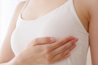 30代からでもバストケアはできる？ハリやボリュームの変化と整え方