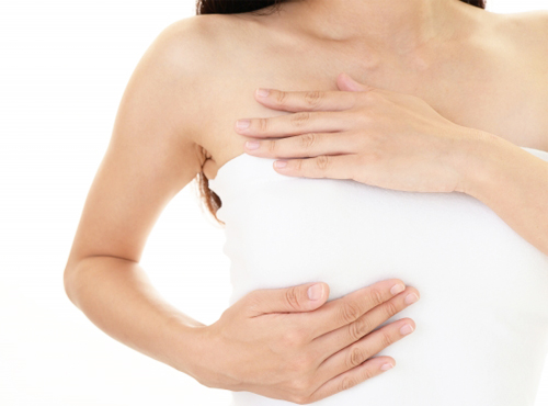 40代からでもバストケアはできる？しぼみやデコルテの変化と整え方