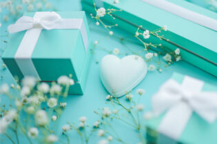 女性へのプレゼントにエステ体験は喜ばれる？エステギフトの選び方